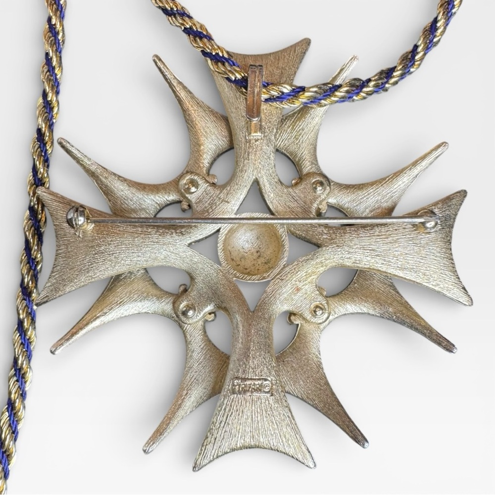 CROWN TRIFARI Vintage 1960s Dimensional Maltese Cross Brooch/Pendant - Picture 7 of 9